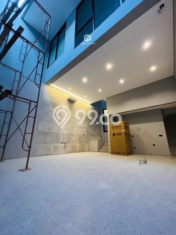 Ready to Use! Premium House LT 102m2 Desain Elegan di Permata Hijau Ready to Use! Premium House LT 102m2 Desain Elegan di Permata Hijau