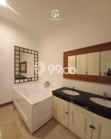 Hunian Minimalis dengan LT 600m2 & LB 734m2 Disewakan di Kemang Hunian Minimalis dengan LT 600m2 & LB 734m2 Disewakan di Kemang