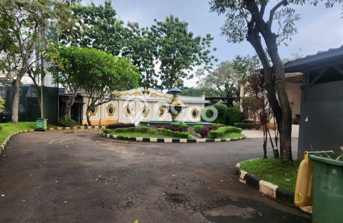 Dijual Rumah Luas Elegan Dengan View Eksklusif di Ragunan, Jakarta Selatan Dijual Rumah Luas Elegan Dengan View Eksklusif di Ragunan, Jakarta Selatan