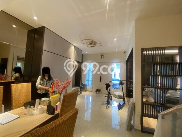 Hot Offer Hunian Mewah Ideal dan Luas di Serpong, Tangerang Selatan Hot Offer Hunian Mewah Ideal dan Luas di Serpong, Tangerang Selatan