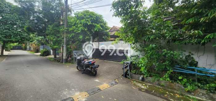 Rumah Elit Modern Siap Huni di Joglo Jakarta Barat Rumah Elit Modern Siap Huni di Joglo Jakarta Barat