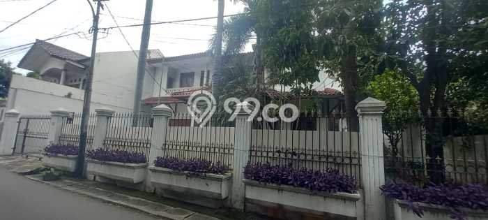 Siap Huni Hunian Elit 5 Kamar di Kebayoran Baru Dekat ke Mana Saja Siap Huni Hunian Elit 5 Kamar di Kebayoran Baru Dekat ke Mana Saja