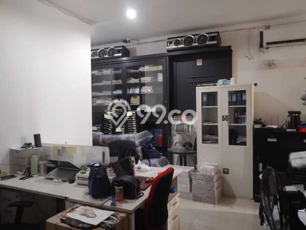 Rumah Elit LB 300m2 Siap Pakai Desain Elegan di Sukmajaya, Depok Rumah Elit LB 300m2 Siap Pakai Desain Elegan di Sukmajaya, Depok