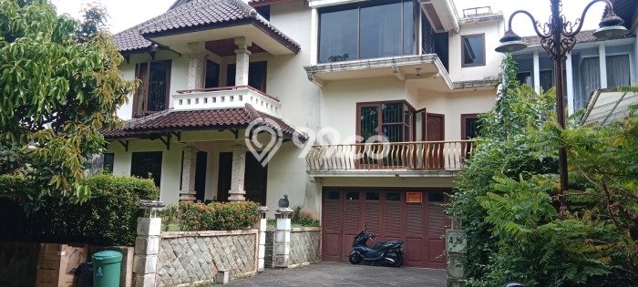 Ready to Use! Luxury House LT 600m2 Desain Elegan di Lebak Bulus Ready to Use! Luxury House LT 600m2 Desain Elegan di Lebak Bulus