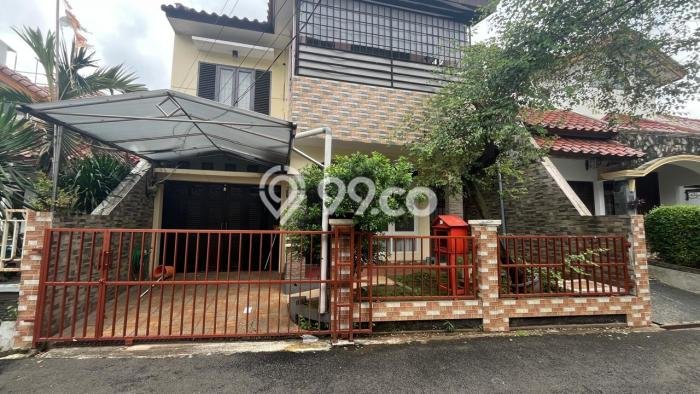 Rumah Luas Asri 4 KT Siap Pakai di Cililitan Jakarta Timur Rumah Luas Asri 4 KT Siap Pakai di Cililitan Jakarta Timur