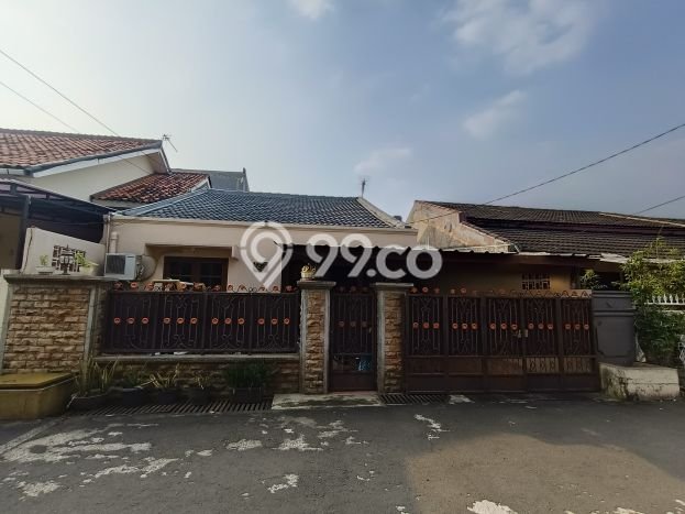Rumah Strategis Minimalis Lb 138m2 di Ciputat, Tangerang Selatan Rumah Strategis Minimalis Lb 138m2 di Ciputat, Tangerang Selatan