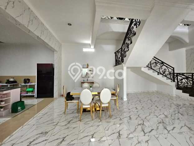 Dijual Rumah Luas Elegan Dengan View Cantik di harapan indah, Bekasi Dijual Rumah Luas Elegan Dengan View Cantik di harapan indah, Bekasi