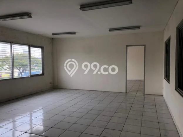 LOKASI TERBAIK! Gudang di , Luas 1390m2m², Jalan Strategis LOKASI TERBAIK! Gudang di , Luas 1390m2m², Jalan Strategis
