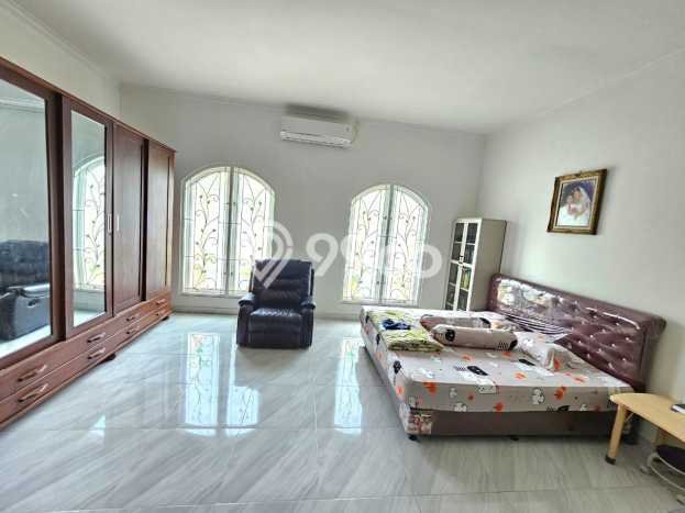 Dijual Rumah Luas Elegan Dengan View Cantik di harapan indah, Bekasi Dijual Rumah Luas Elegan Dengan View Cantik di harapan indah, Bekasi