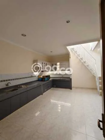 Rumah Luxury Modern Siap Huni di Taman Grisenda Jakarta Utara Rumah Luxury Modern Siap Huni di Taman Grisenda Jakarta Utara