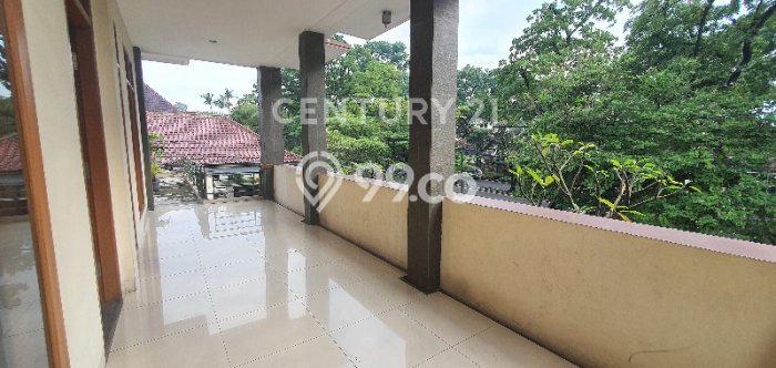 Dijual Rumah Luas Elegan Dengan View Eksklusif di Supratman, Bandung Dijual Rumah Luas Elegan Dengan View Eksklusif di Supratman, Bandung
