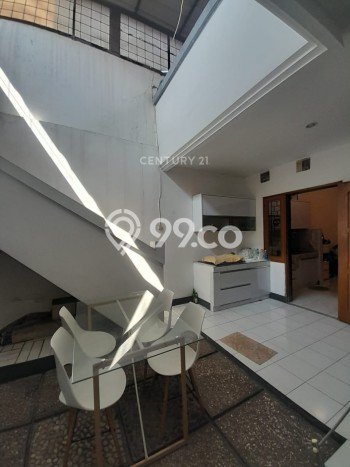 Rumah Minimalis 2 KT di Taman Kopo Indah Bandung Semi Furnished Rumah Minimalis 2 KT di Taman Kopo Indah Bandung Semi Furnished