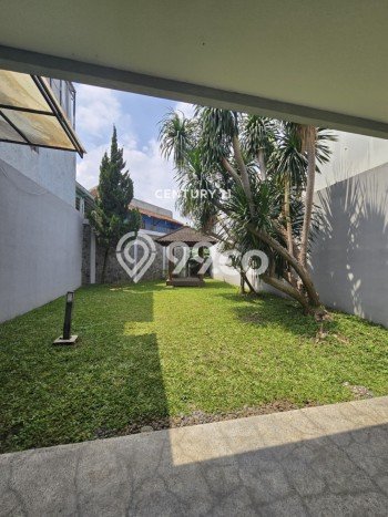 Rumah Elit Modern Tanpa Renovasi di Cikutra Bandung Rumah Elit Modern Tanpa Renovasi di Cikutra Bandung