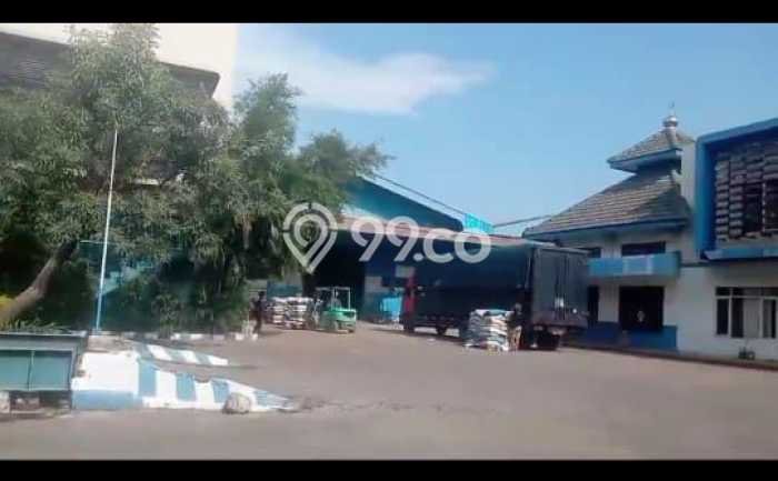 Area Ramai! Pabrik Dijual di Gresik untuk Bisnis Luas Bangunan 10000m2 Area Ramai! Pabrik Dijual di Gresik untuk Bisnis Luas Bangunan 10000m2