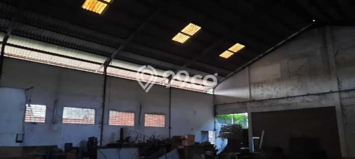 Gudang Area Bisnis di Sidoarjo, Luas 670m2m², Mainroad Gudang Area Bisnis di Sidoarjo, Luas 670m2m², Mainroad