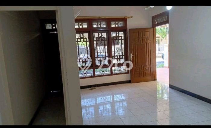 PRIME LOCATION! Rumah Strategis area Sidoarjo, LT 84m2m² Bangunan 112m2m² PRIME LOCATION! Rumah Strategis area Sidoarjo, LT 84m2m² Bangunan 112m2m²