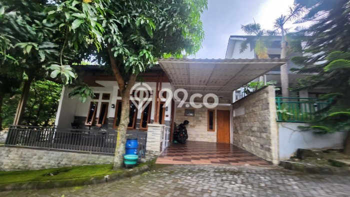 Rumah Bagus Siap Huni Di Tembalang Luas 100m2 Lokasi Strategis Rumah Bagus Siap Huni Di Tembalang Luas 100m2 Lokasi Strategis