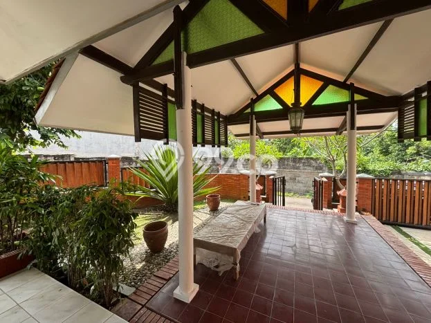 LOKASI PREMIUM! Rumah area Ngesrep, 4 KM, Area Strategis, Luas 150m2m² Bangunan 150m2m² LOKASI PREMIUM! Rumah area Ngesrep, 4 KM, Area Strategis, Luas 150m2m² Bangunan 150m2m²