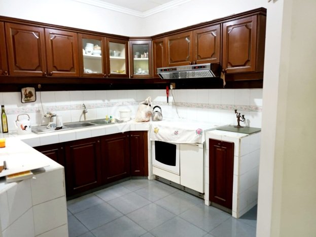 For Sale! Luxury House LT 281m2 Desain Elegan di Kedoya Baru For Sale! Luxury House LT 281m2 Desain Elegan di Kedoya Baru