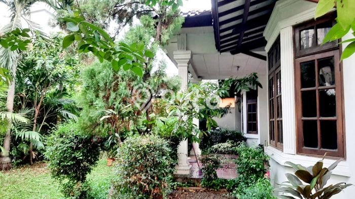 Dijual Rumah Premium dengan Fasilitas Sekitar Komplit di Kebon Jeruk, Jakarta Barat Dijual Rumah Premium dengan Fasilitas Sekitar Komplit di Kebon Jeruk, Jakarta Barat