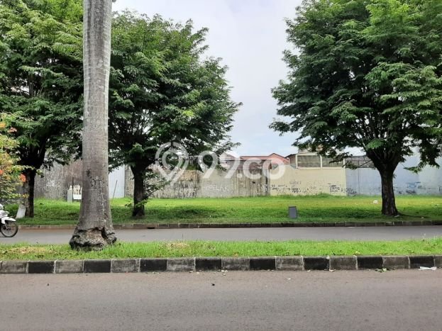 Tanah Dijual Lokasi Strategis di Jakarta Barat dengan Luas 450m2 Tanah Dijual Lokasi Strategis di Jakarta Barat dengan Luas 450m2