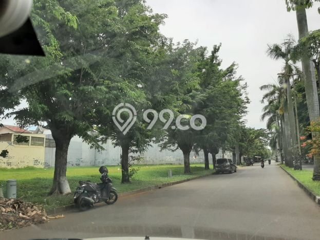 Tanah Dijual Lokasi Strategis di Jakarta Barat dengan Luas 450m2 Tanah Dijual Lokasi Strategis di Jakarta Barat dengan Luas 450m2