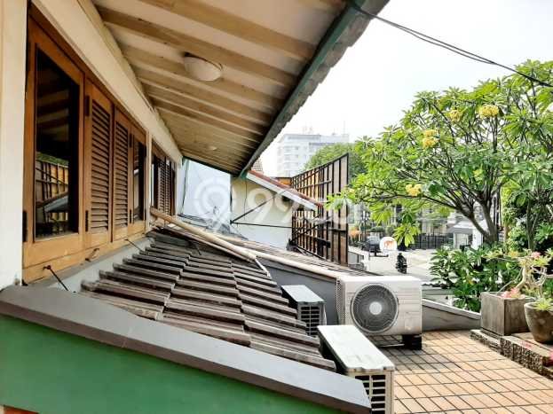 Rumah Elit Modern Siap Huni di Puri Indah Jakarta Barat Rumah Elit Modern Siap Huni di Puri Indah Jakarta Barat