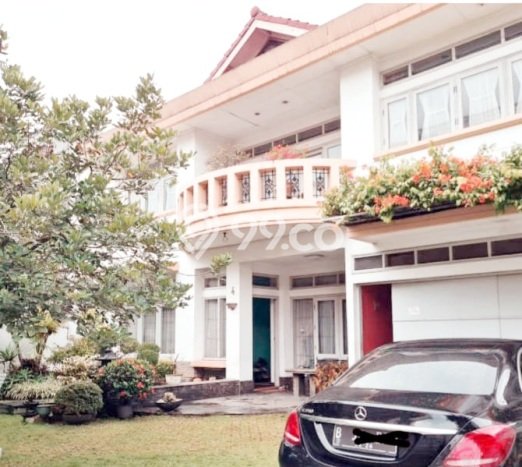 Rumah Mewah LB 412m2 Siap Pakai Desain Elegan di Ciateul, Bandung Rumah Mewah LB 412m2 Siap Pakai Desain Elegan di Ciateul, Bandung