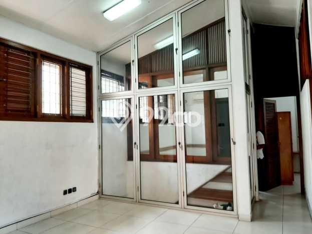 Rumah Elit Modern Siap Huni di Puri Indah Jakarta Barat Rumah Elit Modern Siap Huni di Puri Indah Jakarta Barat
