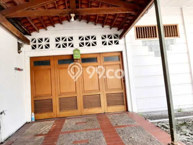 For Sale! Luxury House LT 281m2 Desain Elegan di Kedoya Baru For Sale! Luxury House LT 281m2 Desain Elegan di Kedoya Baru