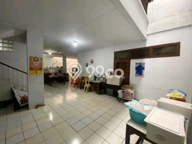Siap Huni Hunian Elit 5 Kamar di Kebayoran Lama Dekat ke Mana Pun Siap Huni Hunian Elit 5 Kamar di Kebayoran Lama Dekat ke Mana Pun