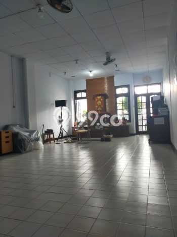 Unit Ruko Dijual di Jakarta Pusat LT 100m2 & LB 450m2 Unit Ruko Dijual di Jakarta Pusat LT 100m2 & LB 450m2