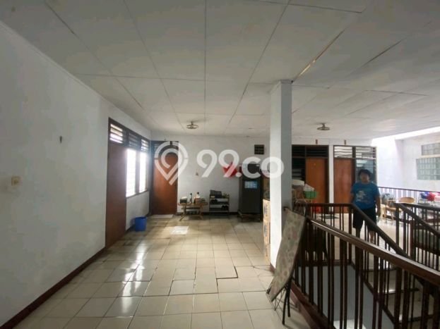 Siap Huni Hunian Elit 5 Kamar di Kebayoran Lama Dekat ke Mana Pun Siap Huni Hunian Elit 5 Kamar di Kebayoran Lama Dekat ke Mana Pun