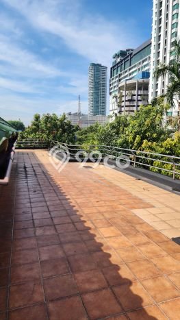 Rumah Elit LB 600m2 Siap Huni Desain Elegan di Puri Indah, Jakarta Barat Rumah Elit LB 600m2 Siap Huni Desain Elegan di Puri Indah, Jakarta Barat