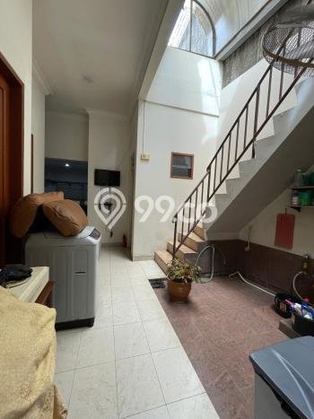 Rumah Mewah LB 600m2 Siap Huni Desain Elegan di Kemanggisan, Jakarta Barat Rumah Mewah LB 600m2 Siap Huni Desain Elegan di Kemanggisan, Jakarta Barat