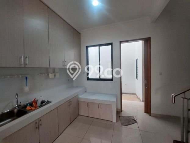 Rumah Luxury Modern Tanpa Renovasi di Taman Ratu Jakarta Barat Rumah Luxury Modern Tanpa Renovasi di Taman Ratu Jakarta Barat