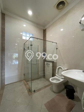 Rumah Mewah LB 600m2 Siap Huni Desain Elegan di Kemanggisan, Jakarta Barat Rumah Mewah LB 600m2 Siap Huni Desain Elegan di Kemanggisan, Jakarta Barat