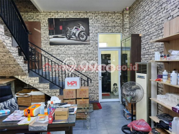 Ruko Paling Dicari LB 235m2 Dijual di Kebon Jeruk Ruko Paling Dicari LB 235m2 Dijual di Kebon Jeruk