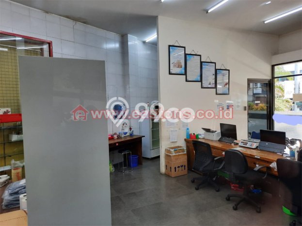 Ruko Paling Dicari LB 235m2 Dijual di Kebon Jeruk Ruko Paling Dicari LB 235m2 Dijual di Kebon Jeruk