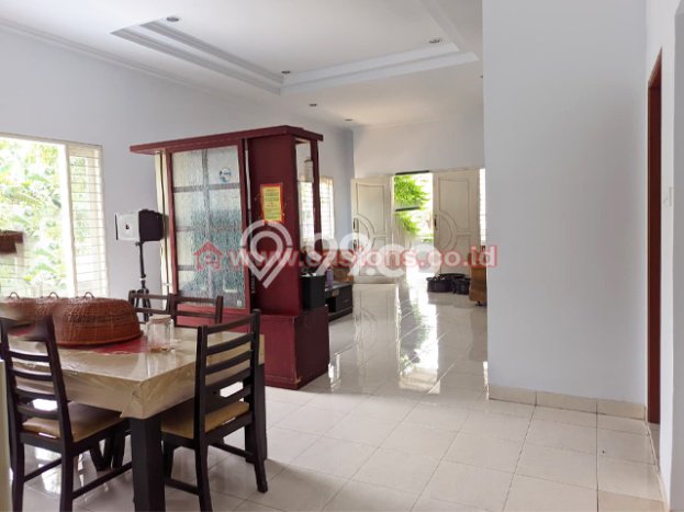 SIAP HUNI! Rumah Strategis area , LT 150m2m² LB 200m2m² SIAP HUNI! Rumah Strategis area , LT 150m2m² LB 200m2m²