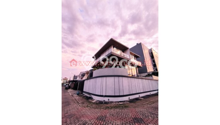Rumah Elit Modern Siap Huni di Taman Surya Jakarta Barat Rumah Elit Modern Siap Huni di Taman Surya Jakarta Barat