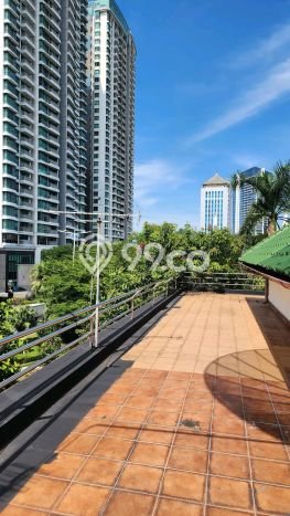 For Sale! Luxury House LT 752m2 Desain Elegan di Puri Indah For Sale! Luxury House LT 752m2 Desain Elegan di Puri Indah