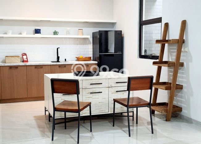 Rumah Elit LB 217m2 Siap Pakai Desain Elegan di Pondok Jagung, Tangerang Rumah Elit LB 217m2 Siap Pakai Desain Elegan di Pondok Jagung, Tangerang