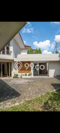 Rumah Elit LB 603m2 Siap Huni Desain Elegan di Menteng Dalam, Jakarta Selatan Rumah Elit LB 603m2 Siap Huni Desain Elegan di Menteng Dalam, Jakarta Selatan