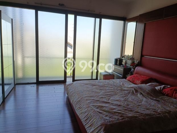For Sale! Luxury House LT 298m2 Desain Modern di mekar wangi For Sale! Luxury House LT 298m2 Desain Modern di mekar wangi