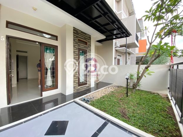 Jual Rumah Strategis Bagus Punya 3 KT di Pondok Aren Tangerang Selatan SHM Jual Rumah Strategis Bagus Punya 3 KT di Pondok Aren Tangerang Selatan SHM