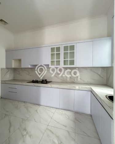 Jual Rumah Luas Elegan Dengan View Eksklusif di Meruya, Jakarta Barat Jual Rumah Luas Elegan Dengan View Eksklusif di Meruya, Jakarta Barat