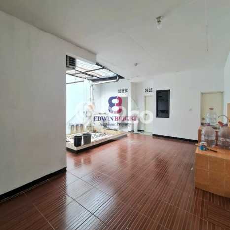 Rumah Modern 2 KT LT 142m2 di Graha Raya Rumah Modern 2 KT LT 142m2 di Graha Raya