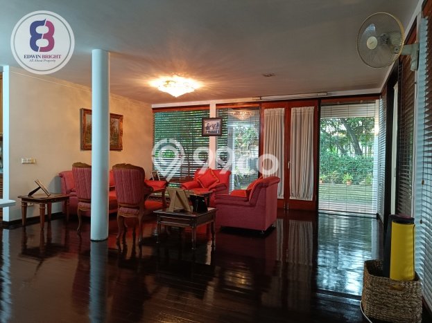 For Sale! Luxury House LT 400m2 Desain Elegan di Fatmawati For Sale! Luxury House LT 400m2 Desain Elegan di Fatmawati