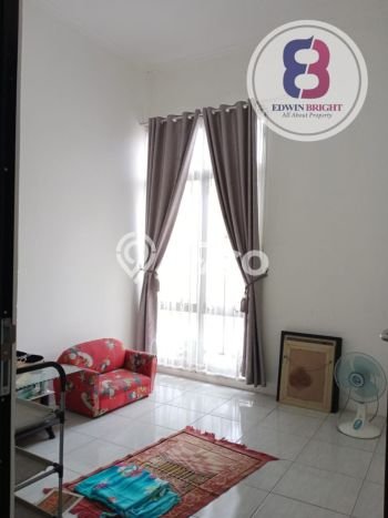 Jual Rumah Eksklusif 2 KT di Graha Raya, Tangerang Selatan Jual Rumah Eksklusif 2 KT di Graha Raya, Tangerang Selatan